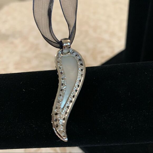 Heart Necklace 18” w/ Rhinestones on Silver Tone Chain Gorgeous - Picture 5 of 5